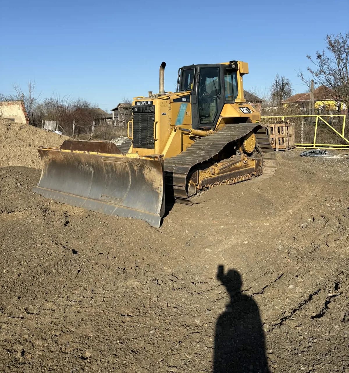 CAT D6 — Dózer